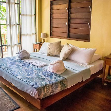 Amber Sunset Jungle Resort Сан-Игнасио Экстерьер фото