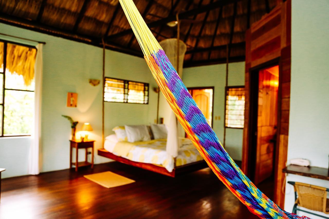 Amber Sunset Jungle Resort Сан-Игнасио Экстерьер фото
