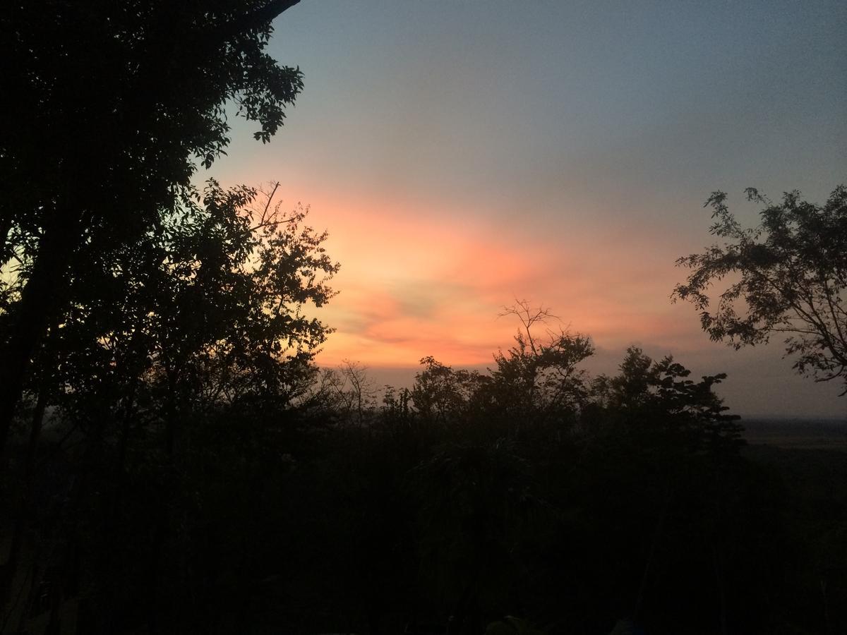 Amber Sunset Jungle Resort Сан-Игнасио Экстерьер фото