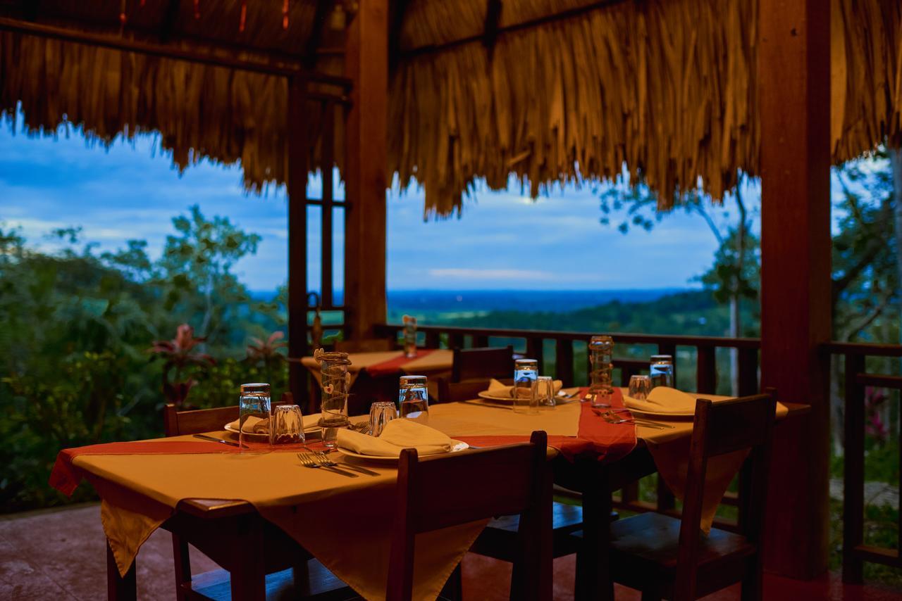 Amber Sunset Jungle Resort Сан-Игнасио Экстерьер фото