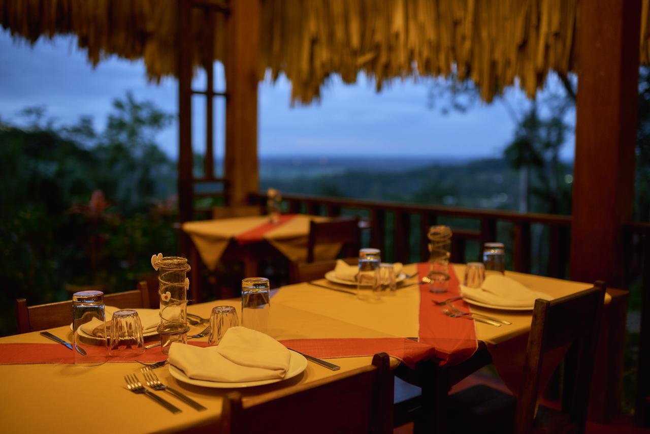 Amber Sunset Jungle Resort Сан-Игнасио Экстерьер фото